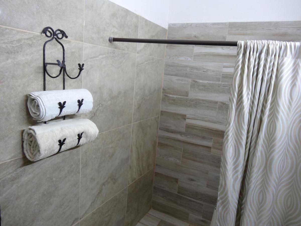 Habitaciones-Comodas-Aire-Wifi-Tv-Cerca De Playa-!!Excelente Precio II 曼萨尼约 外观 照片