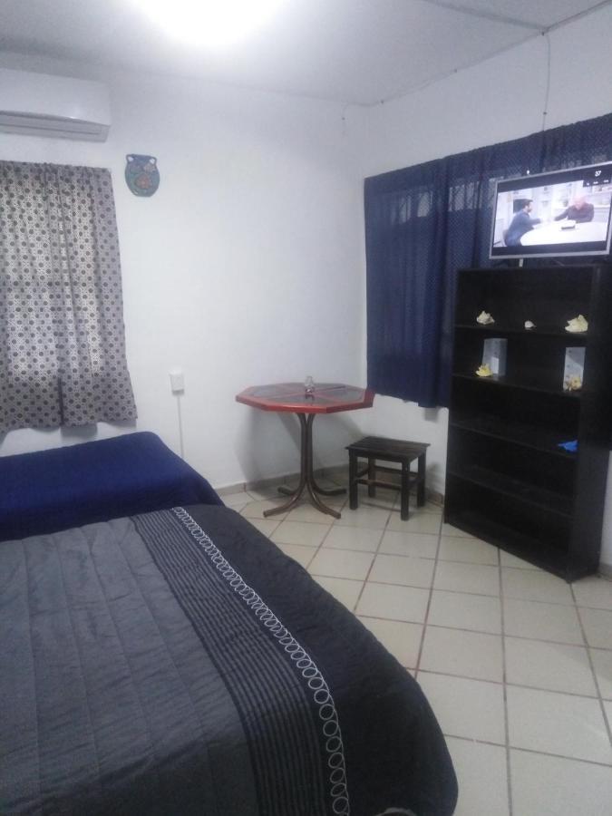 Habitaciones-Comodas-Aire-Wifi-Tv-Cerca De Playa-!!Excelente Precio II 曼萨尼约 外观 照片