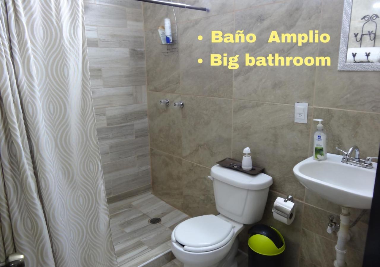 Habitaciones-Comodas-Aire-Wifi-Tv-Cerca De Playa-!!Excelente Precio II 曼萨尼约 外观 照片